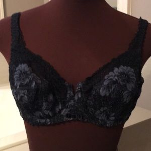 Lacy navy blue underwire bra